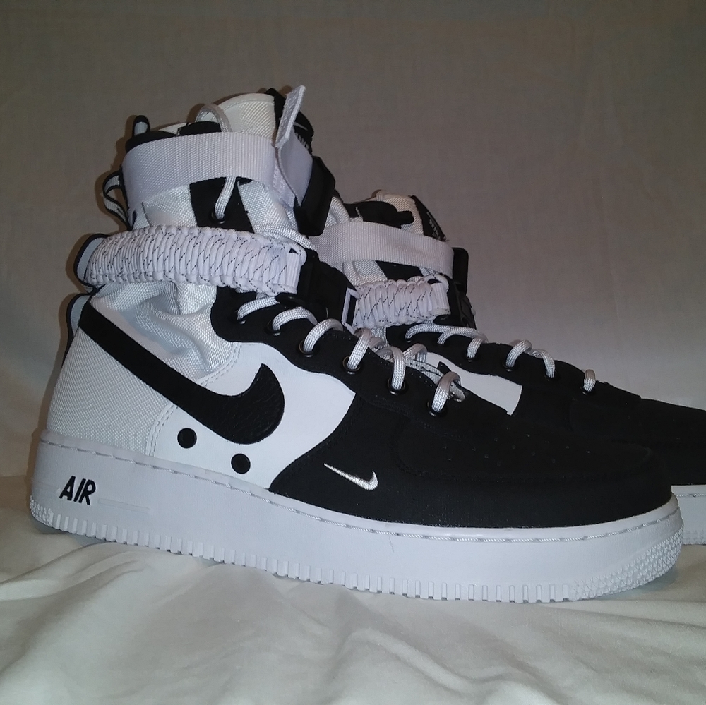 Nike Air Force 1 High Panda Size 10
